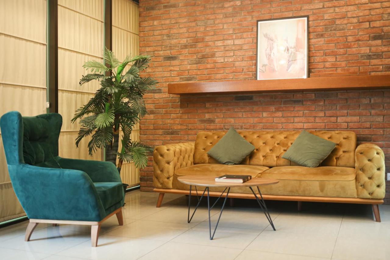 Dolabauri Hotel Tbilisi Esterno foto