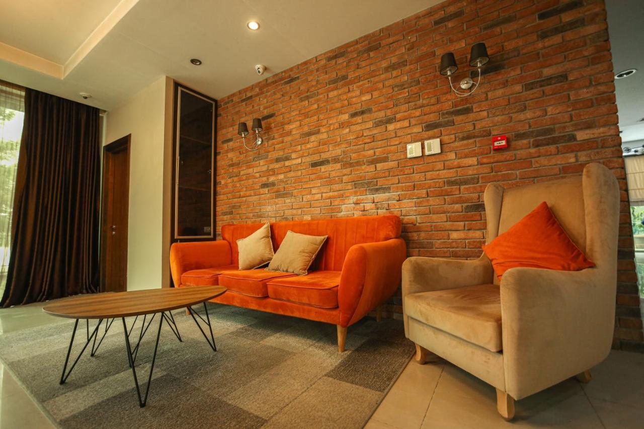 Dolabauri Hotel Tbilisi Esterno foto