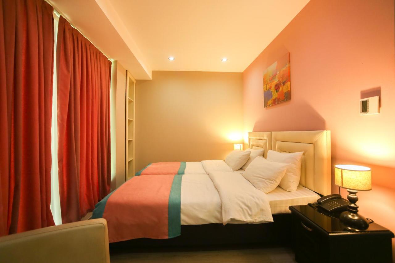 Dolabauri Hotel Tbilisi Esterno foto